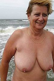 granny-big-boobs464.jpg